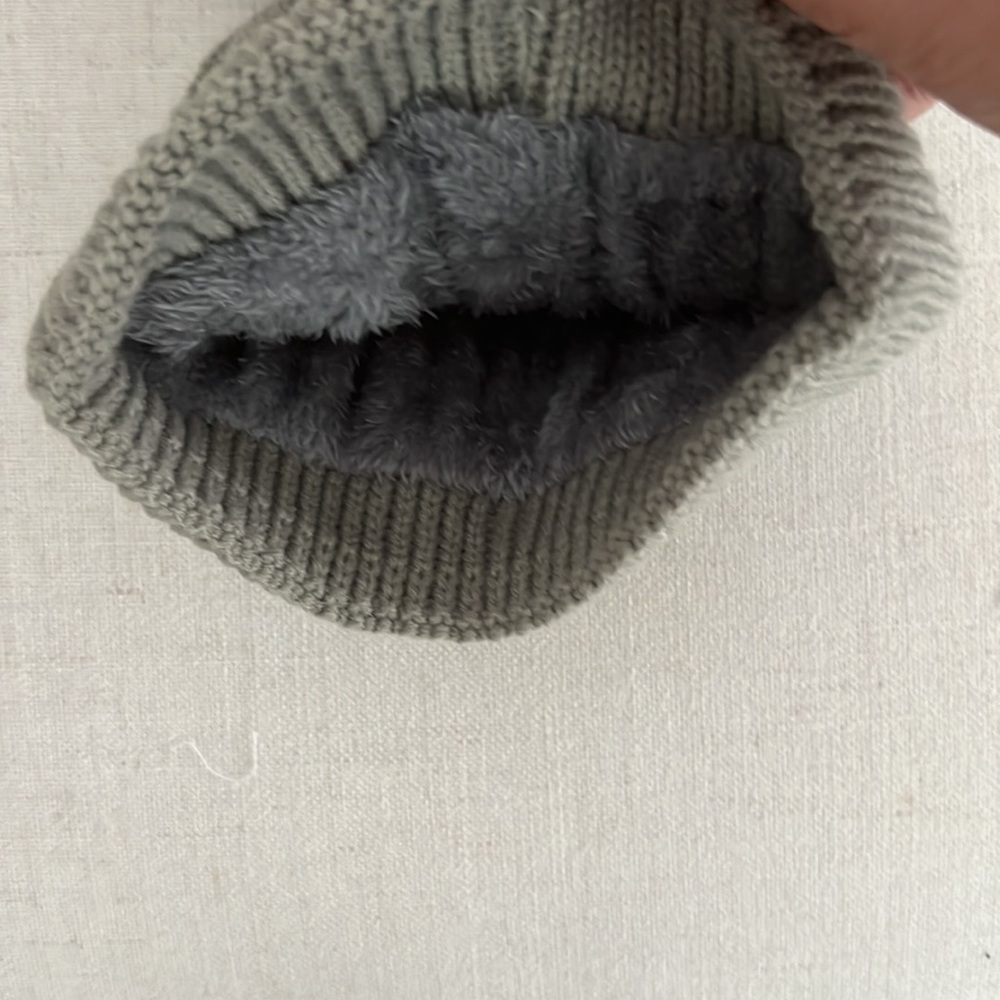 UGG Double pom-pom beanie hat for baby - Picture 3 of 5